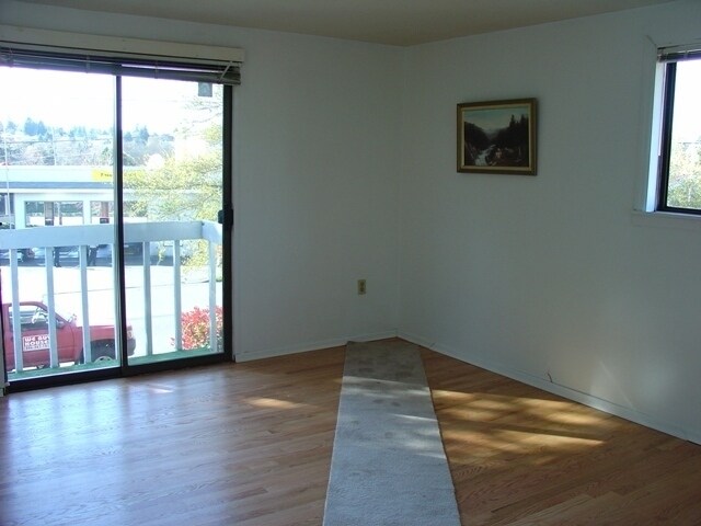 Building Photo - Greenwood Duplex