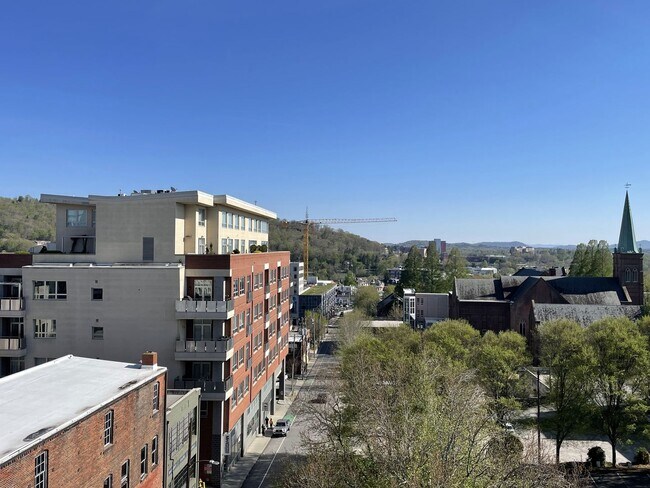Building Photo - 59C College St