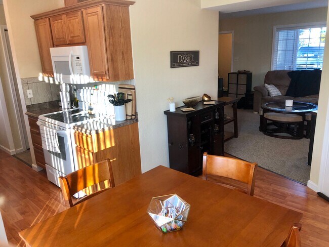 Building Photo - 4808 Malibu Rd