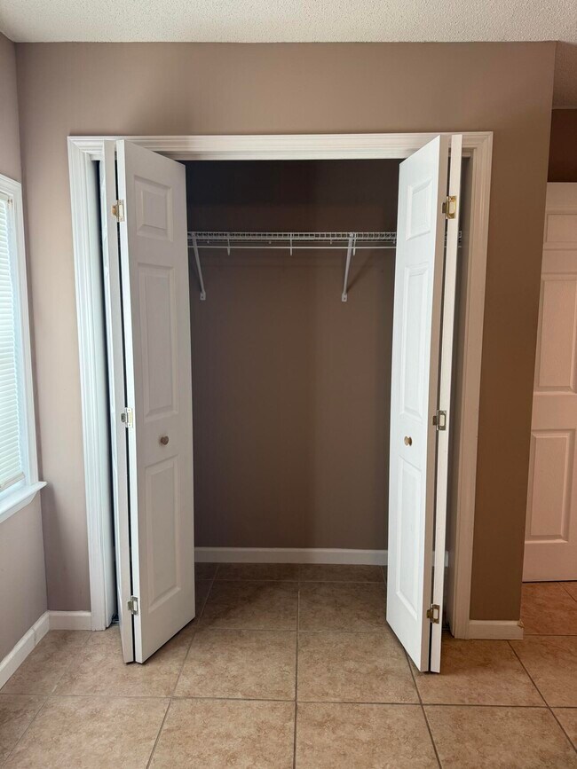 Building Photo - 608 W Sunset Blvd