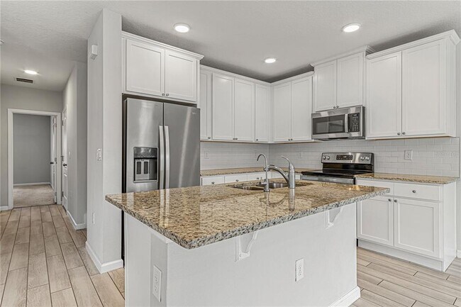 Building Photo - 2875 Narcoossee Cmns Wy