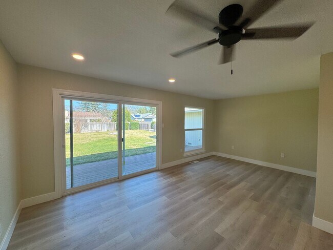 Building Photo - VAILABLE NOW! G O R G E O U S Single Story 3 Bed 2 Bath with Pool