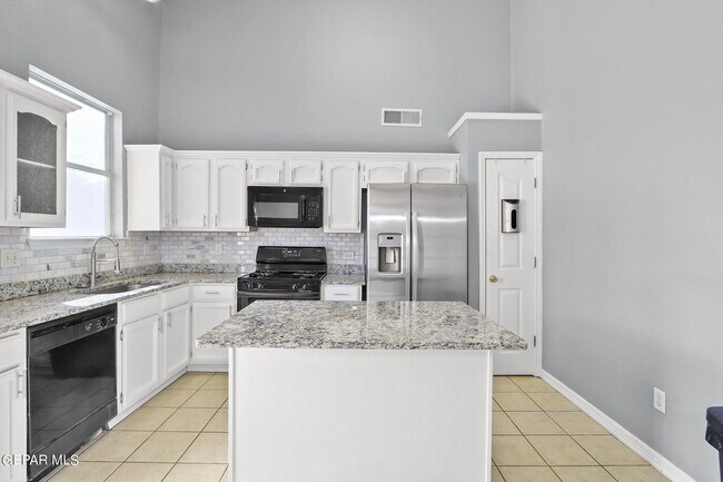 Building Photo - 12448 Tierra Madre Rd