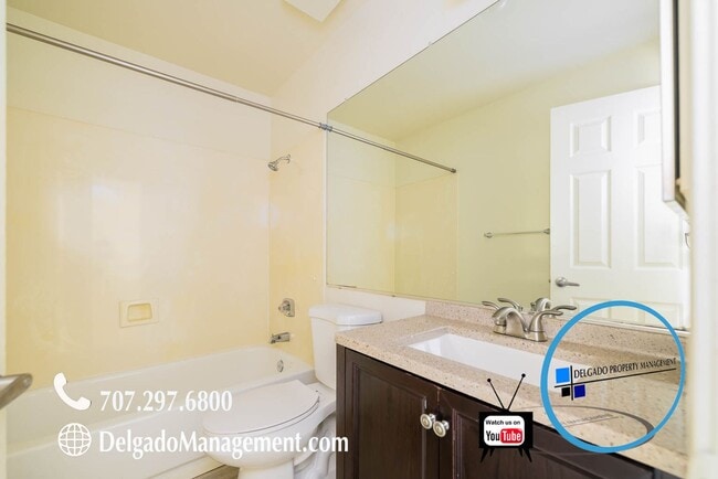 Building Photo - Gorgeous Glen Cove 4 bedroom home.