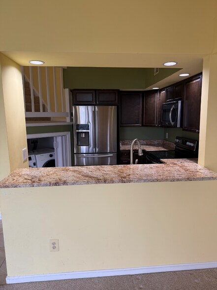 Building Photo - 6914 Ellingham Cir