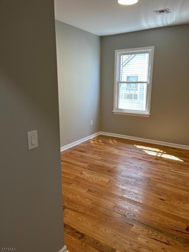 Building Photo - 433 Rosehill Pl