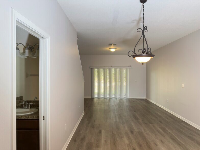 Building Photo - 4046 Mountain Chestnut Way