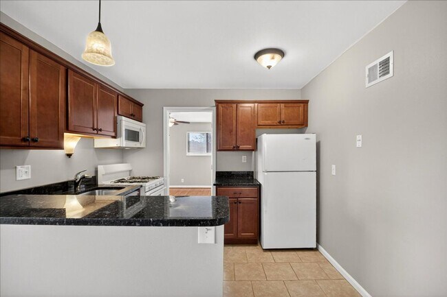 Building Photo - Heck'n Hopeful