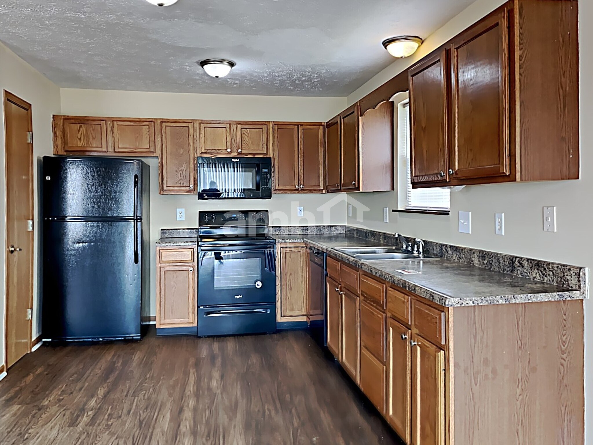 Building Photo - 8255 Captain Dr