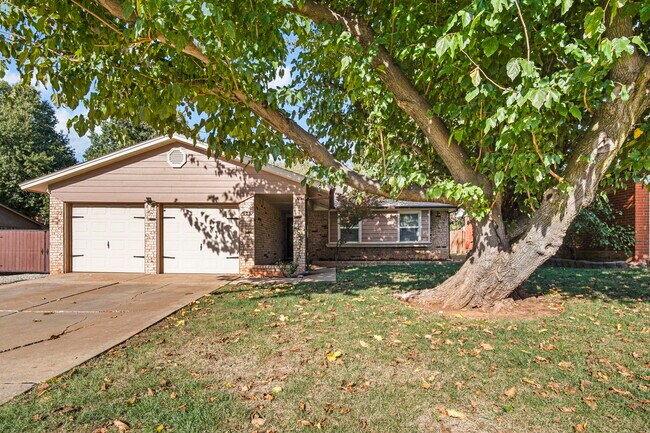 Building Photo - 625 Hawthorne Pl