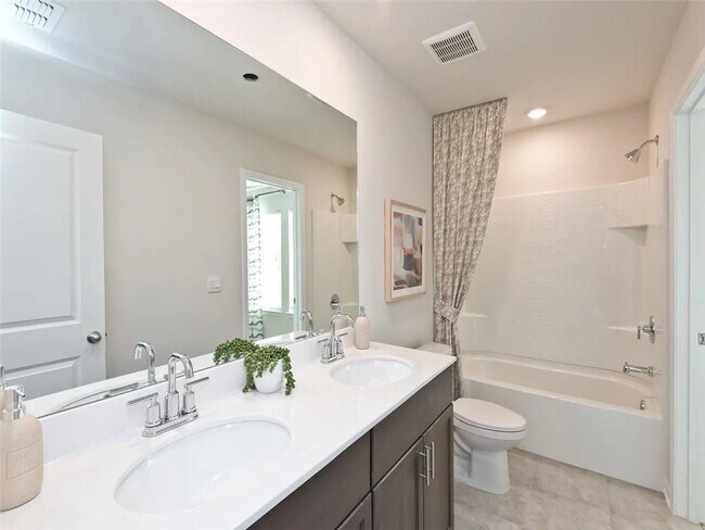 Building Photo - 1643 Villageside Ct