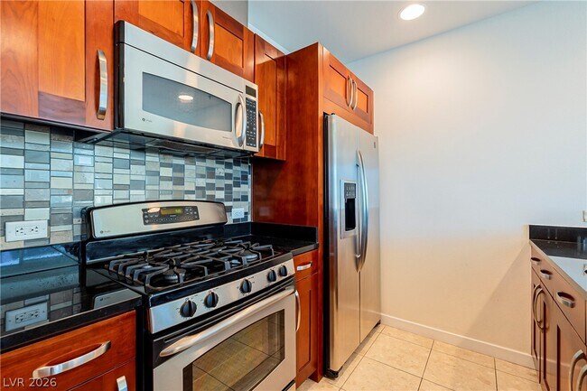 Building Photo - 4525 Dean Martin Dr