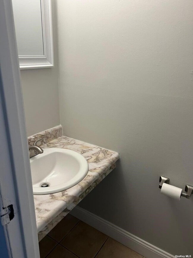 Building Photo - 44 Wooded Way