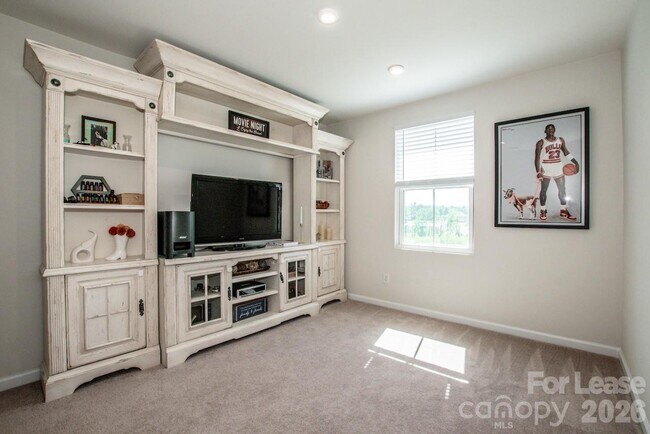 Building Photo - 177 Crownpiece St