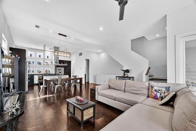 Building Photo - 1232 W 24th St