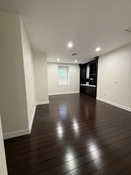 Building Photo - 16707 Nicklaus Dr