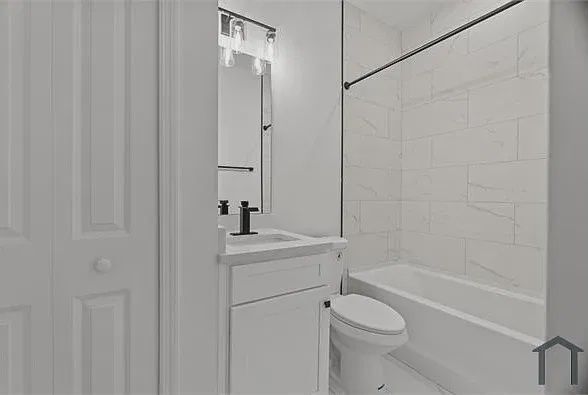 Building Photo - 1147 Edgerton Ave