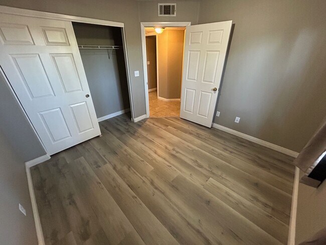 Building Photo - COMPLETED REMODELED 3 BEDROOM, SINGLE STORY UNIT!!!