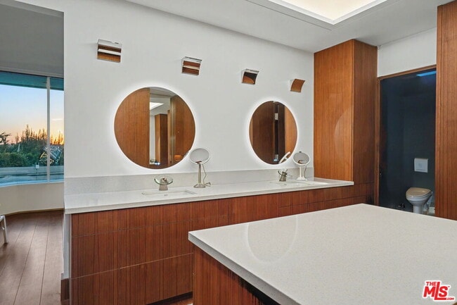Building Photo - 2644 Eden Pl