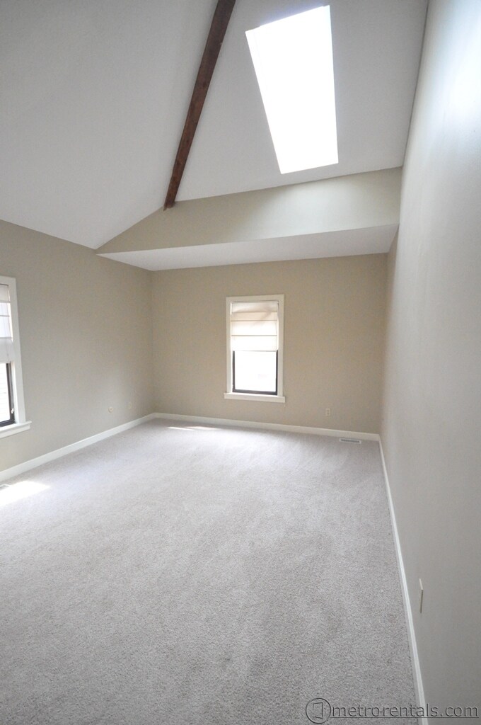 Building Photo - 820 Summit St