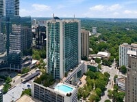 Building Photo - One bedroom condo located in heart of Buckhead!