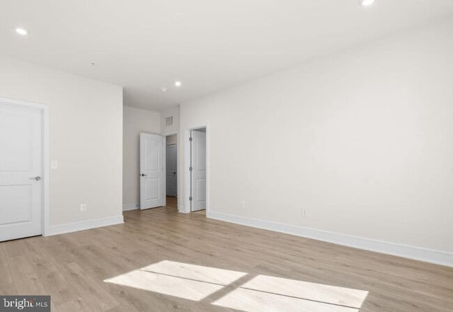 Building Photo - 21764 Dollis Hl Ter