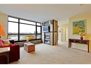 Building Photo - 1 bedroom in Seattle WA 98101
