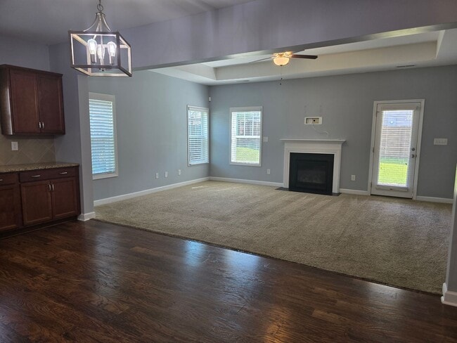 Building Photo - NEW LISTING- 4 bd/ 2.5 ba located MINUTES from Fort Bragg! Quiet Neighborhood!