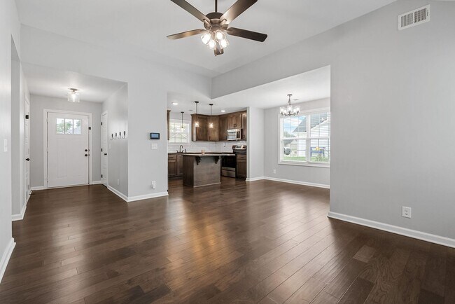 Building Photo - Stylish One-Level Home with 3 Bedrooms, 2 ...