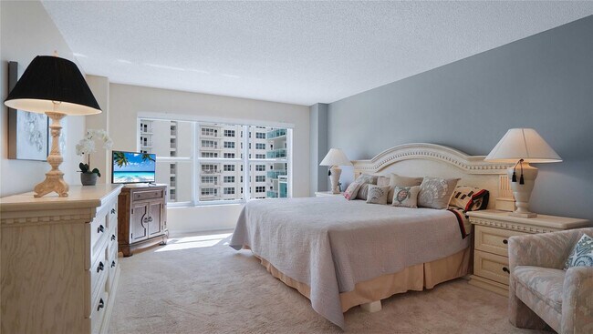 Building Photo - 3900 Galt Ocean Dr