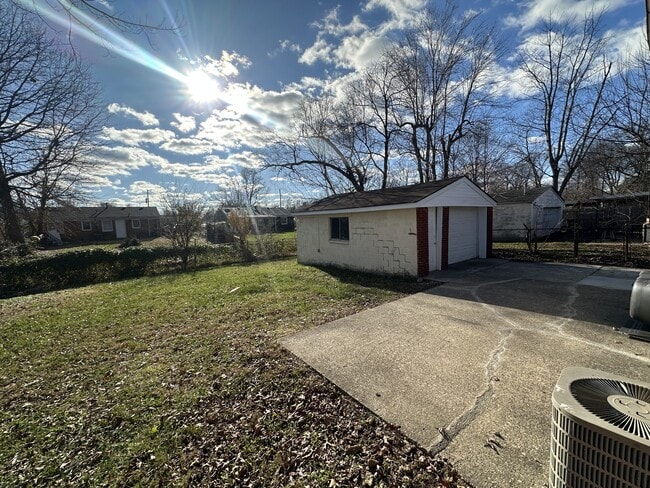 Building Photo - 4606 Aral Dr