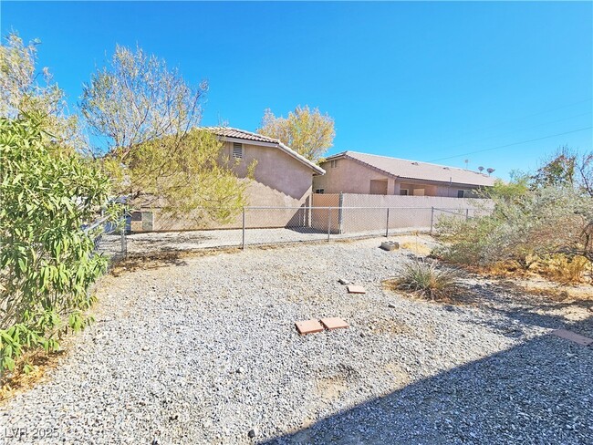 Building Photo - 1951 S Teepee Rd