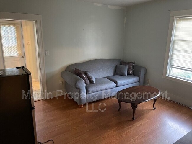 Building Photo - 9 Guinan St