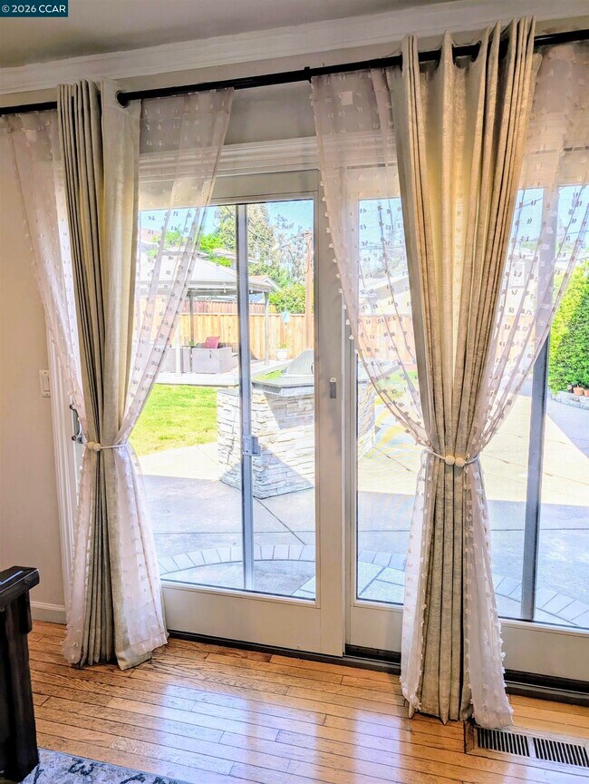 Building Photo - 24 Barcelona Ct