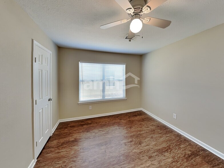 Building Photo - 18219 Rexine Ln