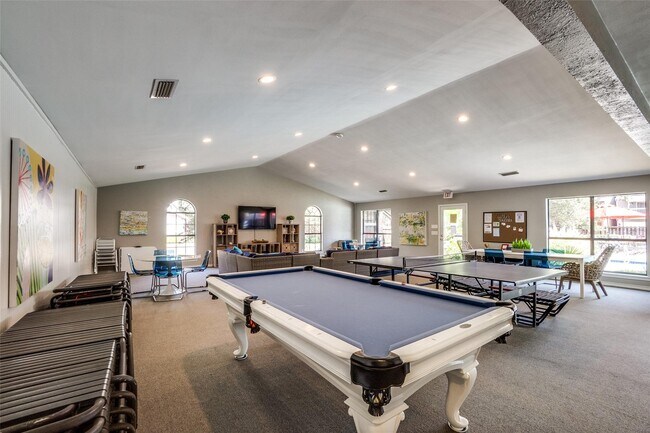 Building Photo - 3008 Zenia Dr