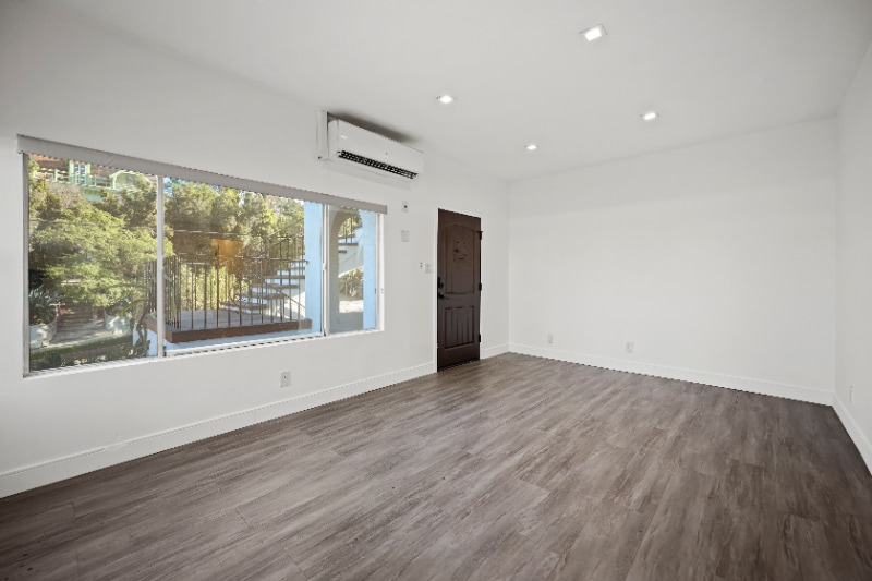 Building Photo - 627 Brittania St