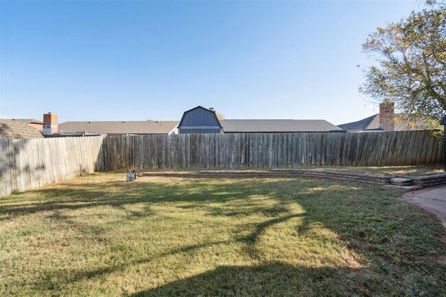 Building Photo - 805 Arlington Dr