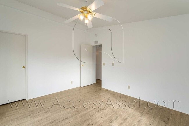 Building Photo - Private 3 Bed /2 Bath Home With Scenic Views In Lake Elsinore!