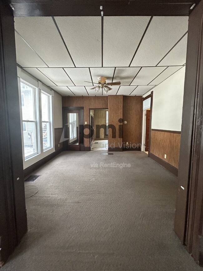 Building Photo - 1105 6th St