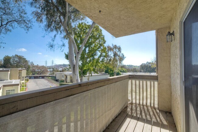 Building Photo - Gated Community - Ready To Go