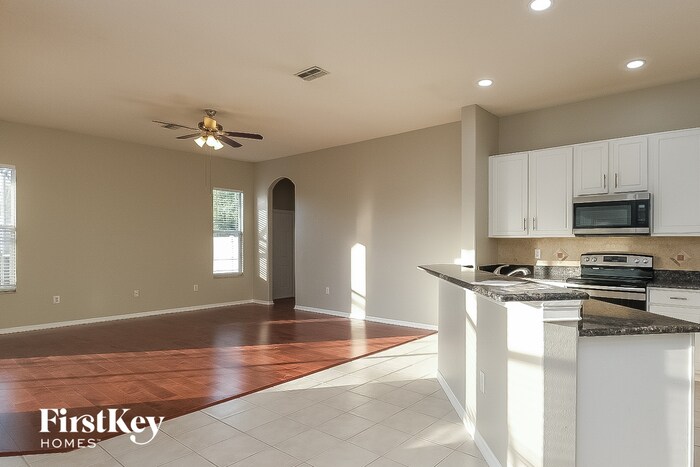 Building Photo - 5032 Balsam Dr