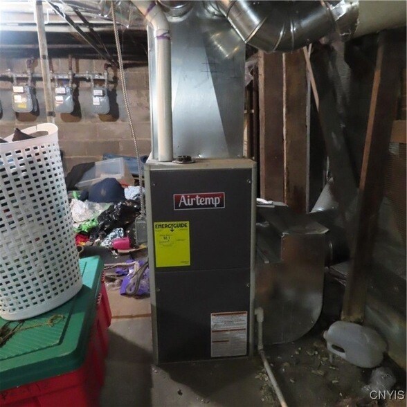 Building Photo - 540 Teall Ave