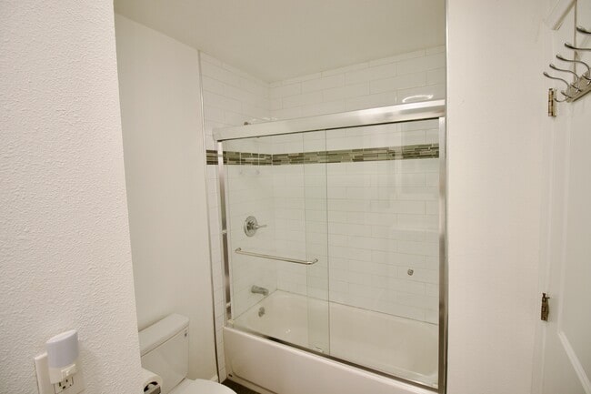 Building Photo - 1755 Tulane Ave