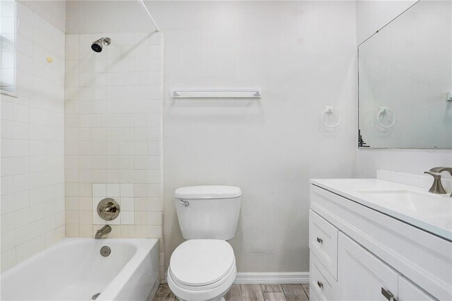 Building Photo - 1311 New Bedford Dr