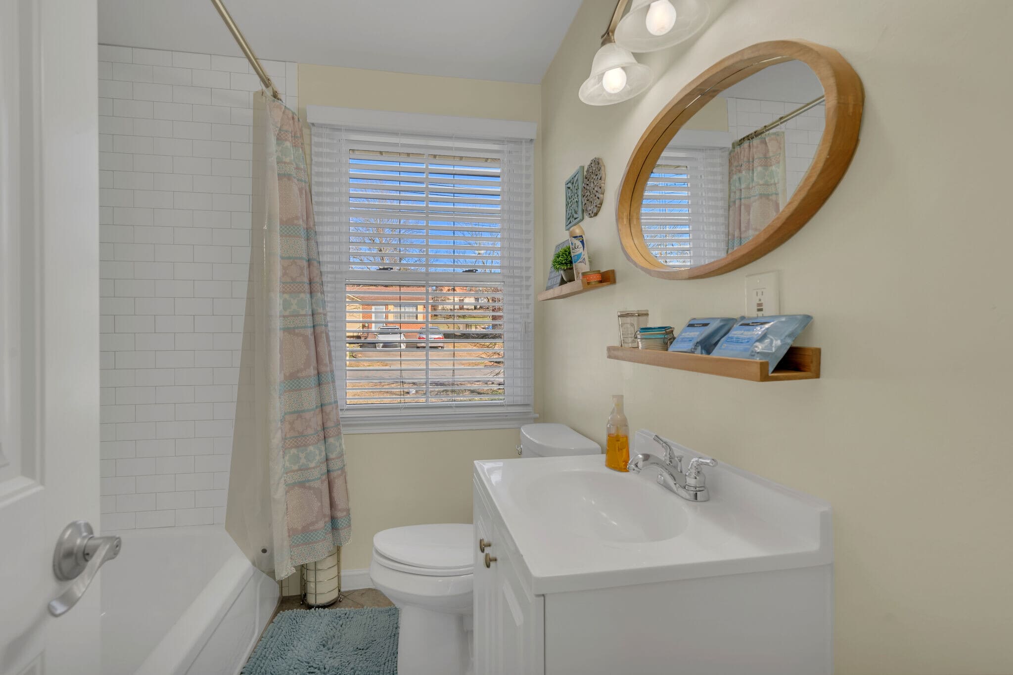 Building Photo - 3365 Hospital Ln