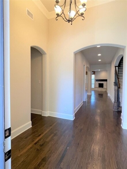Building Photo - 2026 Artemis Ct