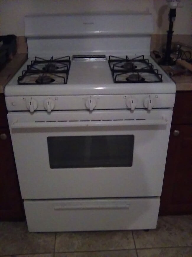 Building Photo - 3 bedroom apartment for rent