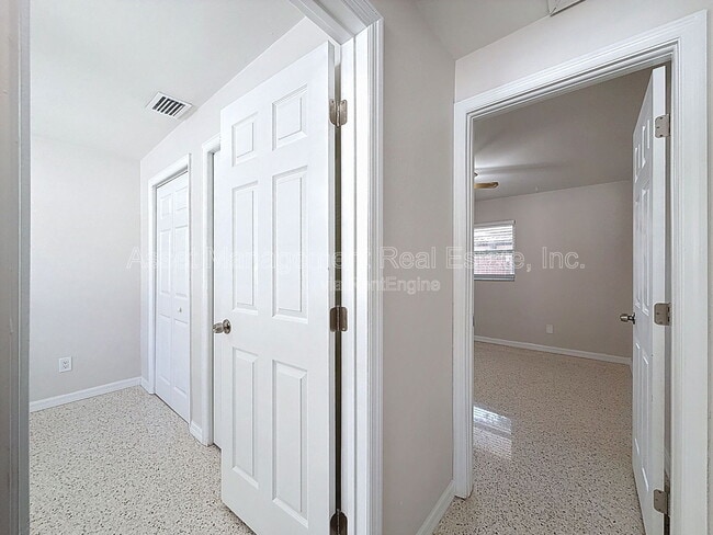 Building Photo - 474 93rd Ave N