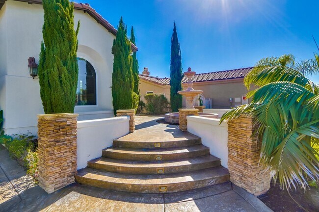 Building Photo - Beautiful 4 bedroom, 4.5 bathroom Home in the Varadero Community